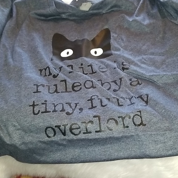 Top😺"My life ...tiny, furry, overlord" 😺tee shirt blouse - Picture 5 of 8